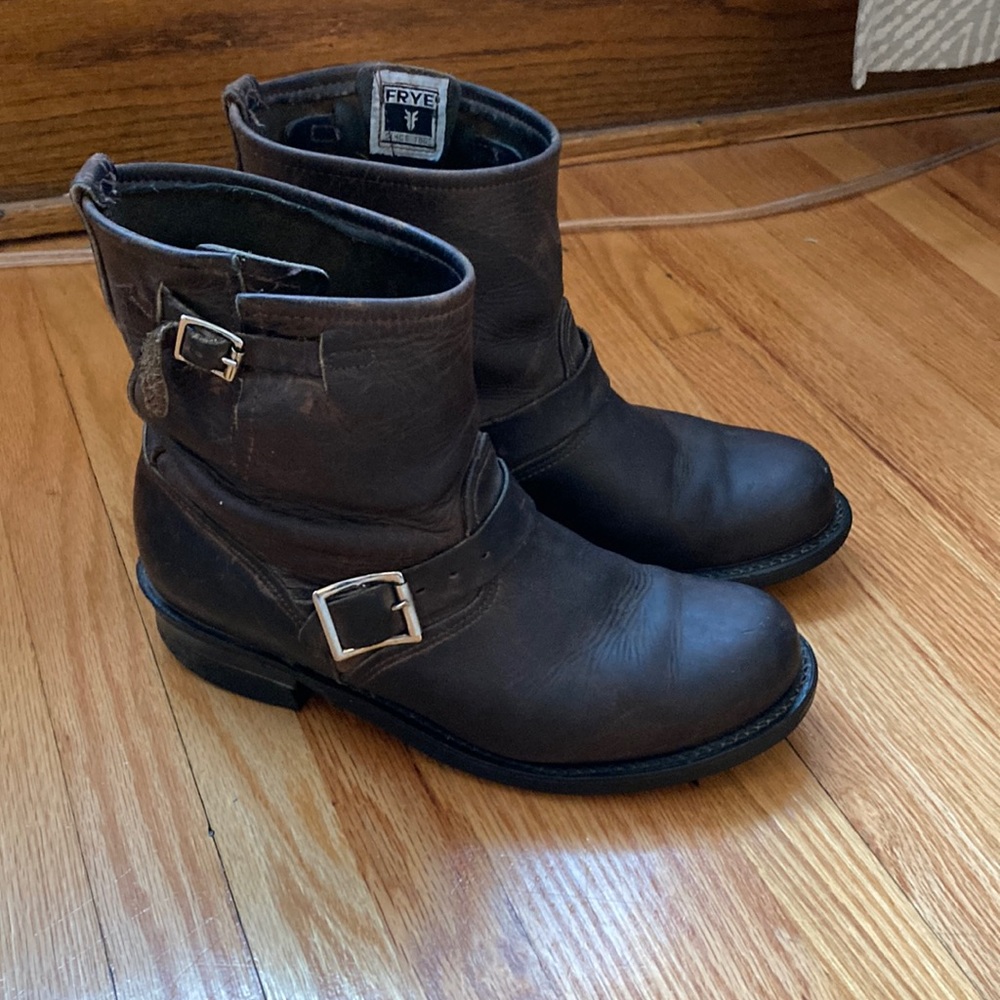 Frye Engineer boots, brown. Size 8.5.